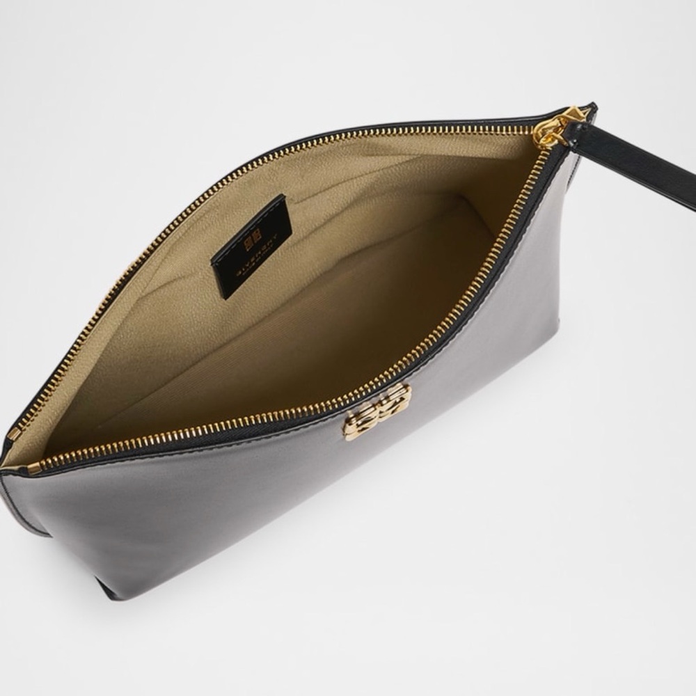 New Givenchy 4G Liquid Cosmetic Pouch in Leather - Picture 3 of 5
